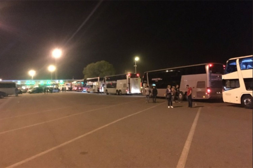 Хрватска: Блокада српских аутобуса