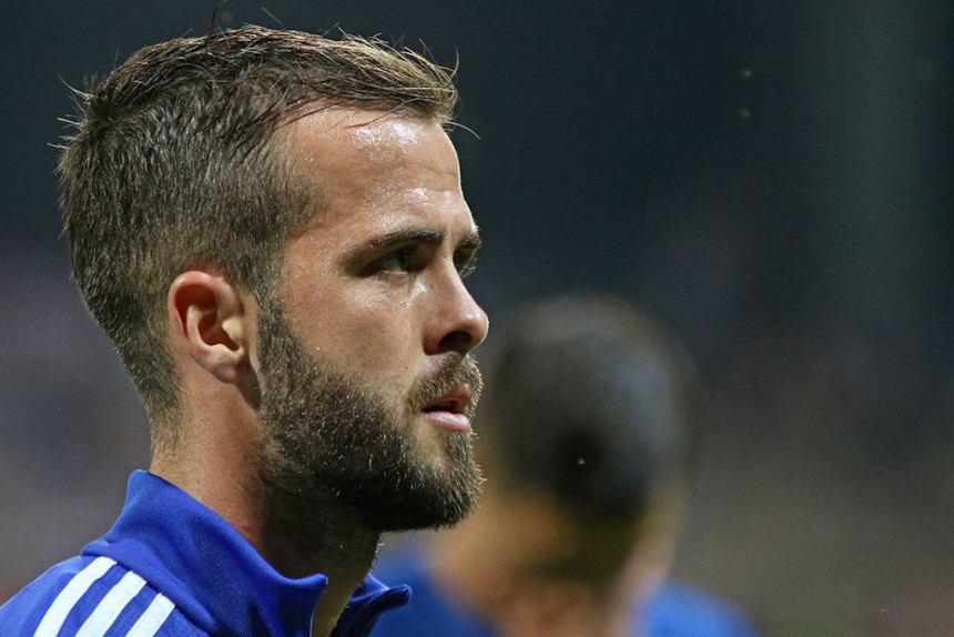 UEFA sa dva meča kaznila Pjanića!