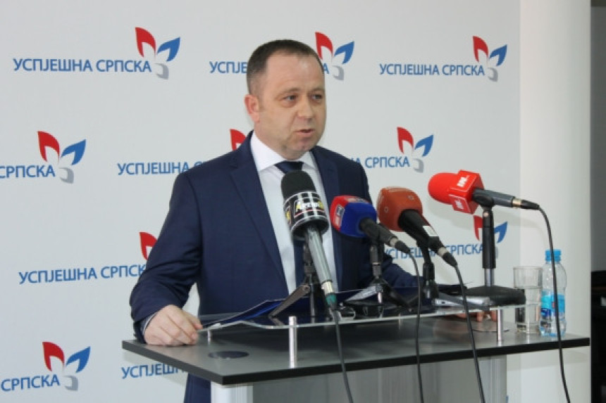 "Bosić skuplja poene za bijeljinski SDS"