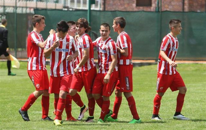 ''Turnir prijateljstva'': Zvezda ne prašta - razbijeni Zagrepčani! Rijeka prije OFK-a u 1/2-finale!