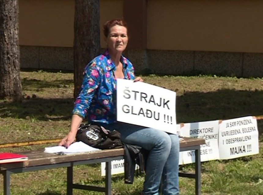 Štrajk zbog isključenja sina iz škole