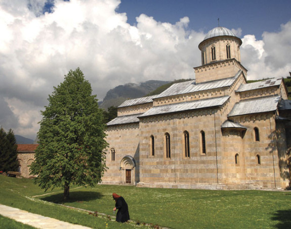 Visoki Dečani- Veliko prisustvo Kfora