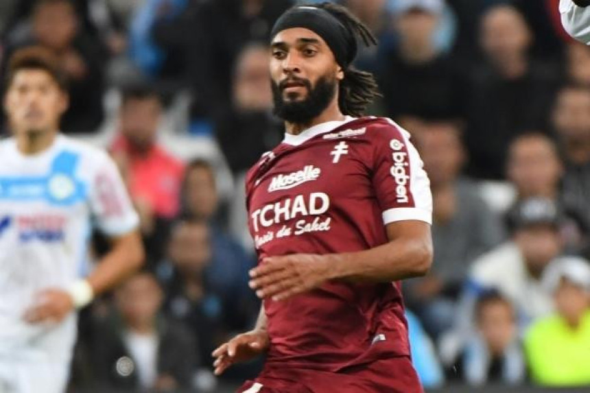 Odbio transfer, jer želi da postane porno zvezda!