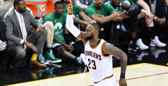 Video: Istorija - Lebron pretekao Džordana!