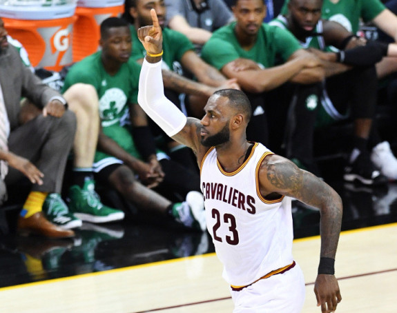 Video: Istorija - Lebron pretekao Džordana!