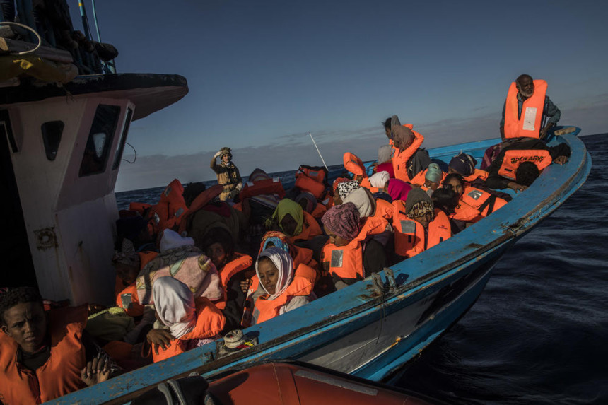 Libija: Krijumčari pucali na migrante
