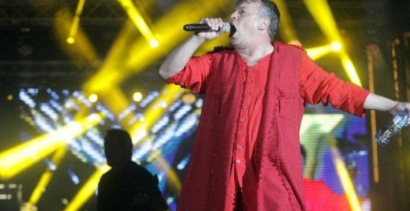 Nele u suzama prekinuo koncert