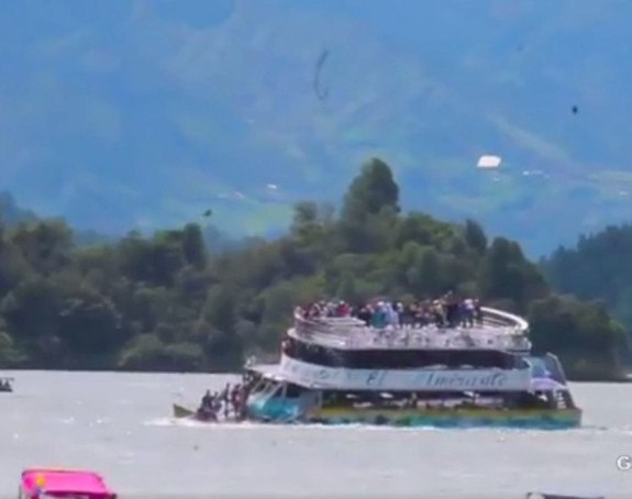 Potonuo brod sa 150 turista