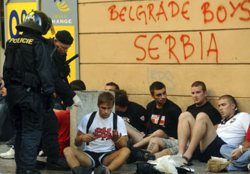 Uhapšeni navijači Zvezde u Bugarskoj! Našli im drogu u autobusu!