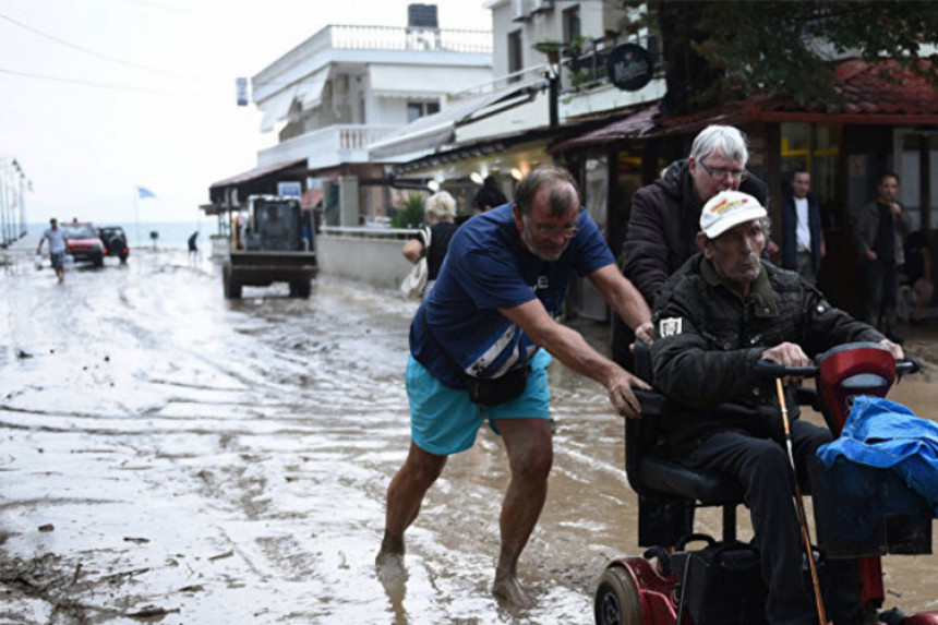 Sada oluje i kiše udarile na Grčku 