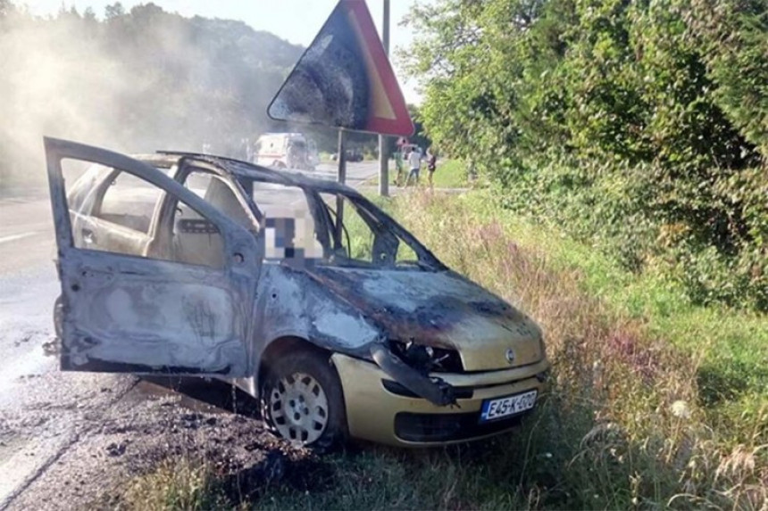 Zapalio se auto: Preminula žena