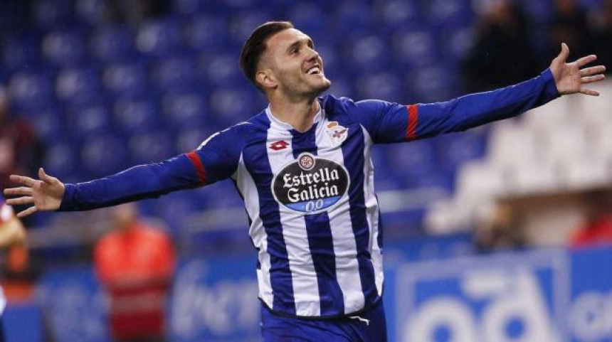 Venger kupio štopera i napadača - 52 miliona funti!