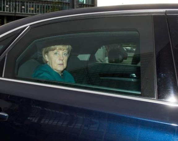 Меркел избјегла атентат сузавцем у Прагу?!