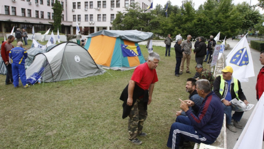 Štrajk glađu ispred Vlade FBiH