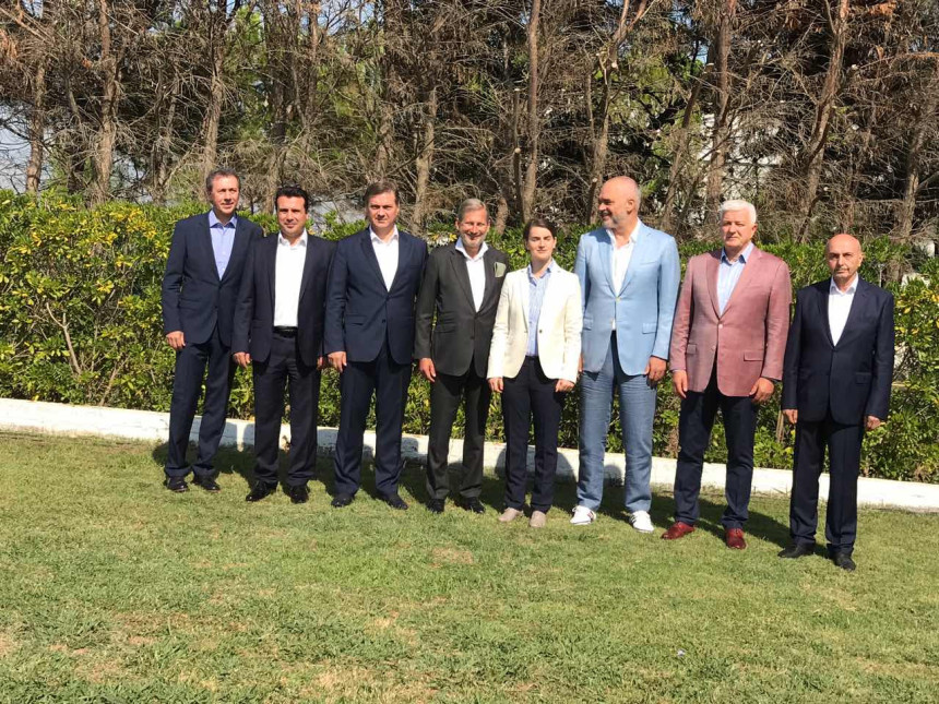 Zvizdić na sastanku u Draču