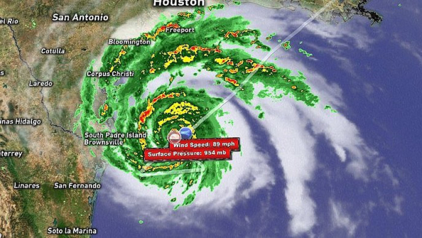 Тексас на удару снажног урагана