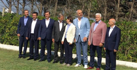 KiM: Makedonija ostaje uzdržana