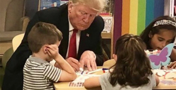 Kad Tramp oboji američku zastavu