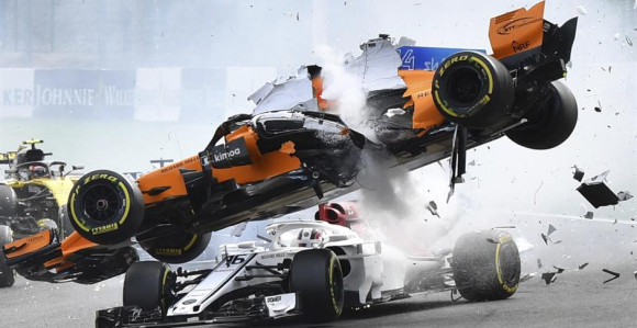 Ф1: Алонсо летео након удеса - све је у реду!