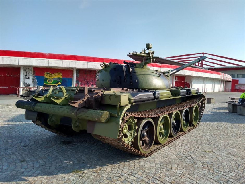 Tenk ispred "Rajka"! Ali, pravi!