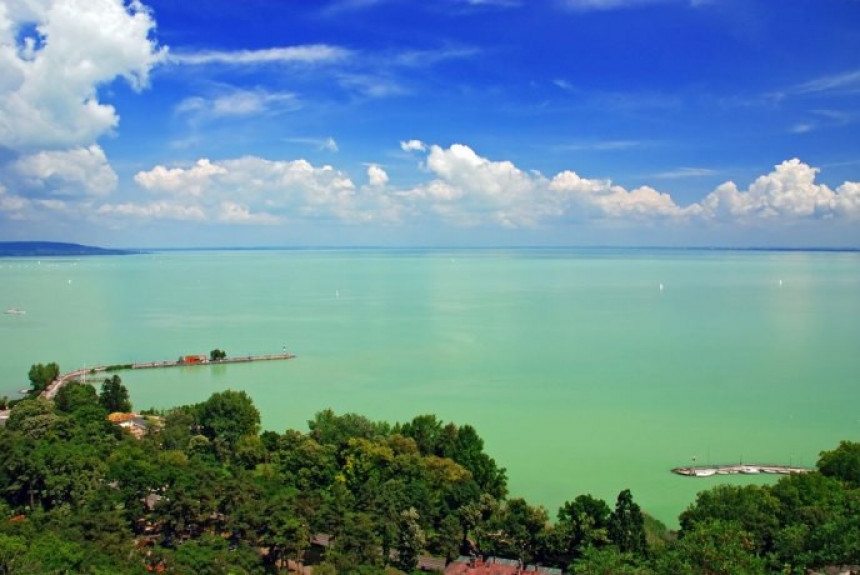 Радиоактивно језеро које привлачи туристе