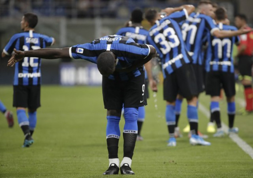 ITA: Furiozni Inter, Lukaku se poklonio publici u Milanu!