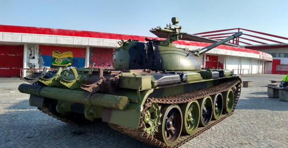 Tenk ispred "Rajka"! Ali, pravi!