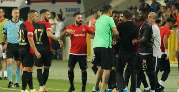 TUR: Strava i užas od golmana i odbrane!