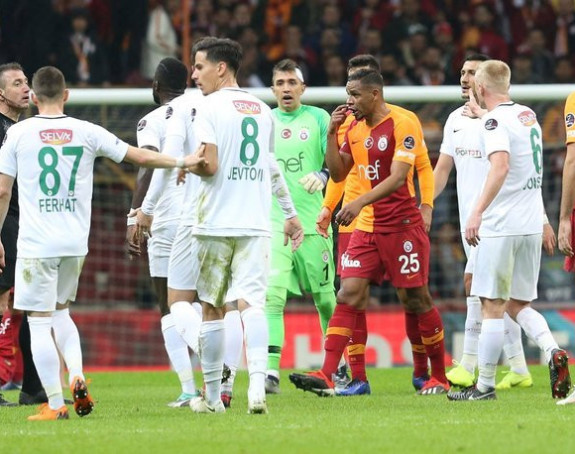 TUR: Žuto-crveni dio Istanbula je šokiran!