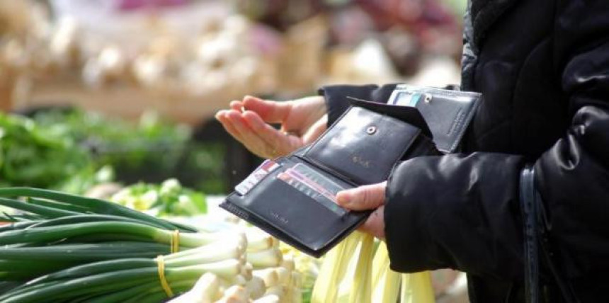 Za život u BiH bar dvije plate potrebne 