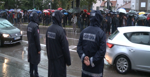 Полиција Српске заштитила власт