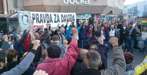 Nećemo pasti na obećanja!