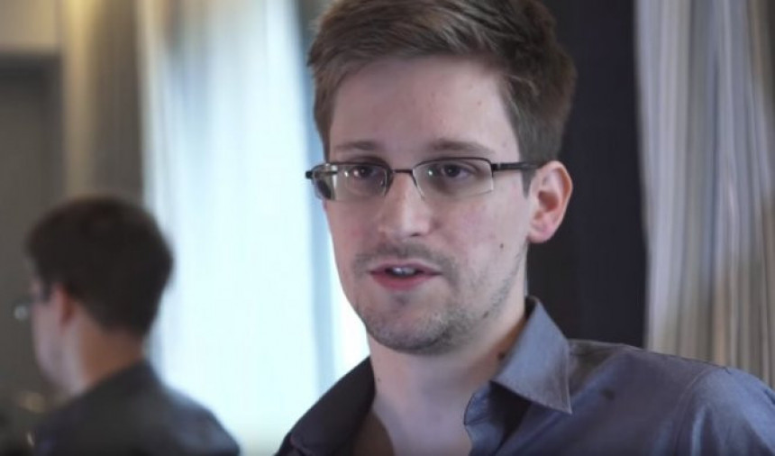 Сноуден открио како власт надгледа људе