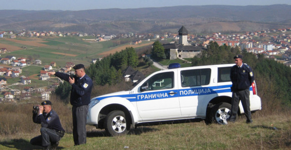 Prevrnuo se audi sa migrantima, osmoro povrijeđeno