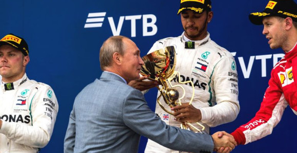 Putin seli VN Rusije u rodni mu grad!
