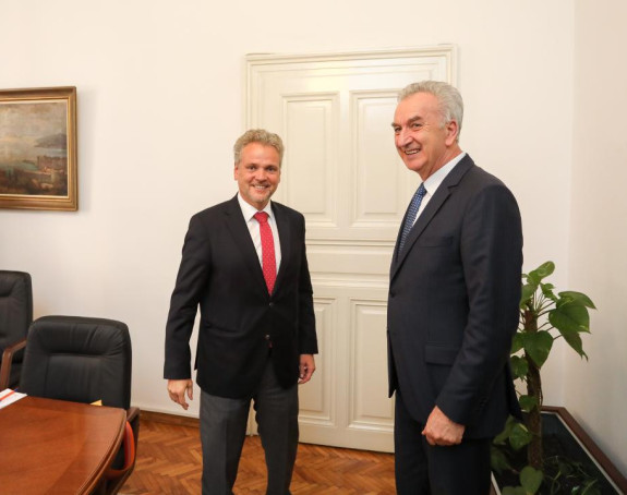 Шаровић - Сатлер: Наставити рад на реформама 