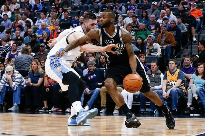 Video: ON je junak prve večeri u NBA...!
