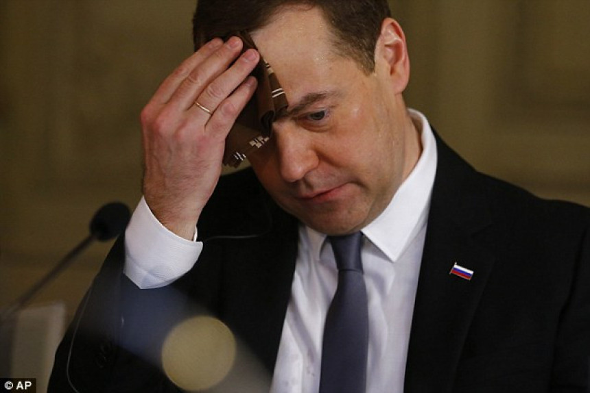 Премијер Медведев хитно евакуисан