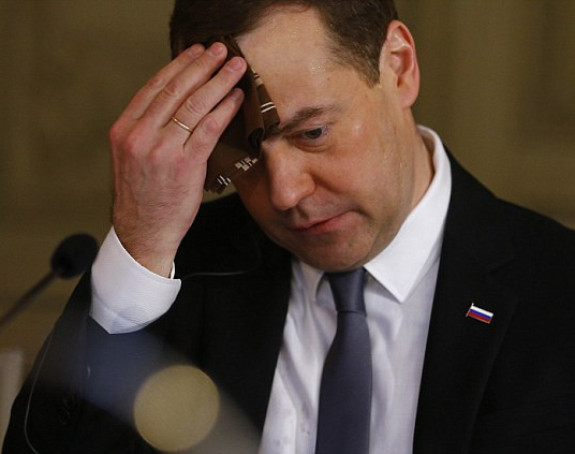 Премијер Медведев хитно евакуисан