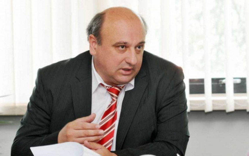 Predsjednik Komisije radio u korist Čolovića