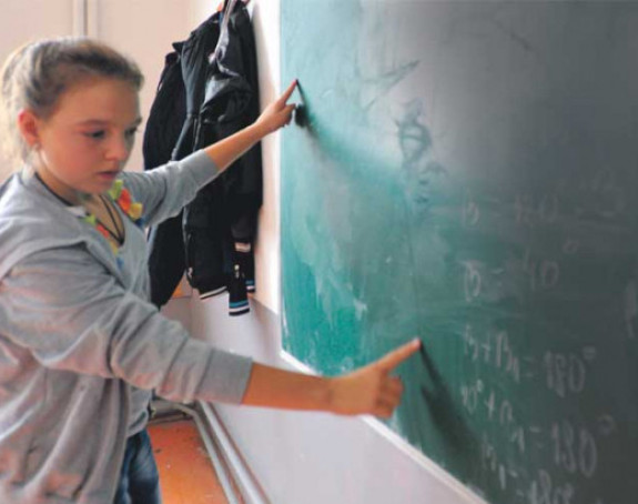 Odlikaši na papiru su osrednji po znanju