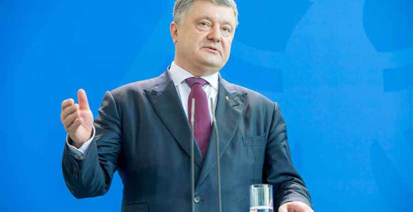 Porošenko uveo vanredno stanje 