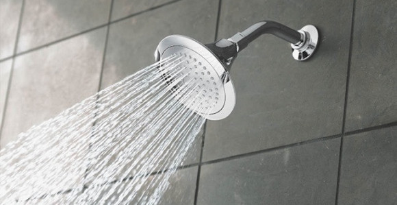 Neke od najopasnijih bakterija mogu da žive - u tušu?