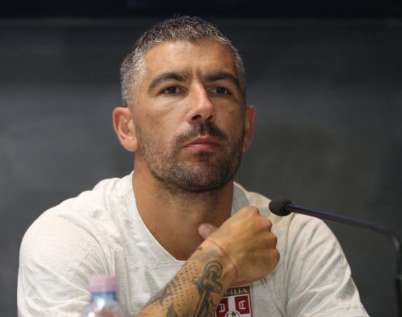 Kolarov o navijačima: Ne pričam Đokoviću šta da radi!