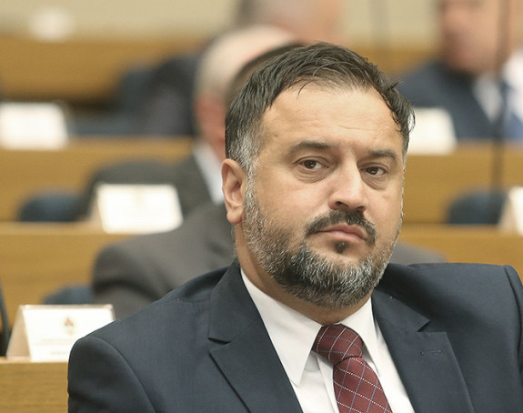 Igor Žunić zna šta piše u tajnom dokumentu?!