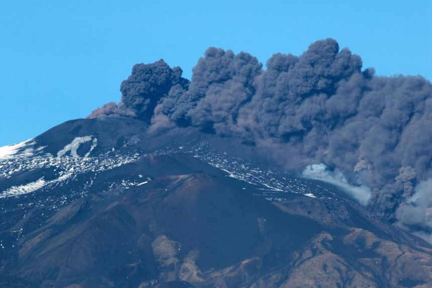 Etna `istjerala` ljude na ulice 