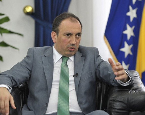 Srpska da poštuje svoje odluke 