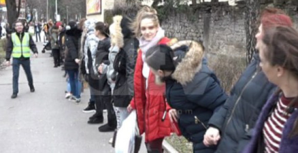 Peti put majke izlaze na proteste 