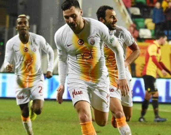 TUR: Galata se ''nudila'', pa slavila!