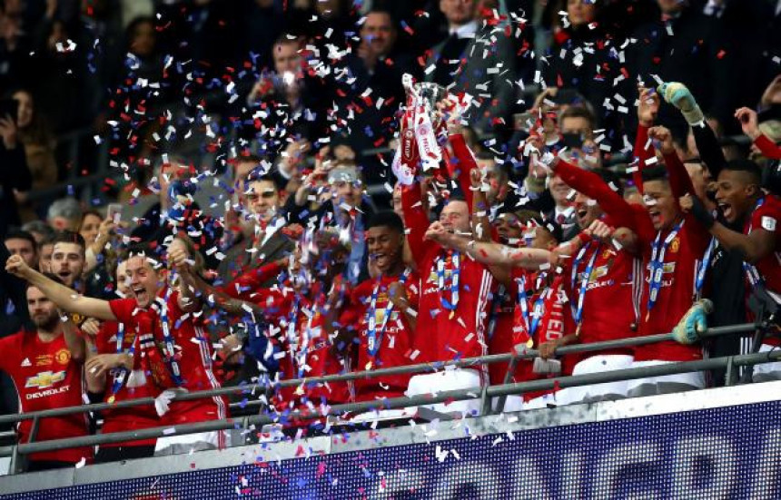 Лига куп - финале: Спектакл на Вемблију, Златан донио трофеј Јунајтеду!